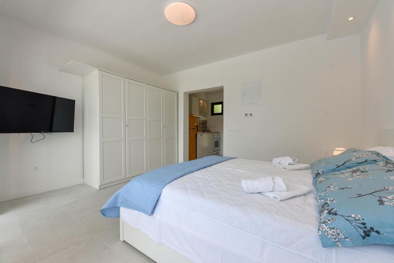 Lazaneo Seafront Apartments, Jelsa  Exterior foto